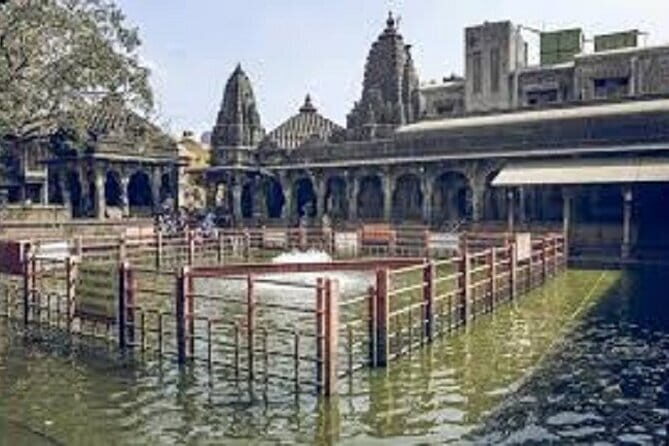 Shirdi Skip Line guaranteed VIP Darshan - What the Tour Offers: A Deep Dive into the Experience