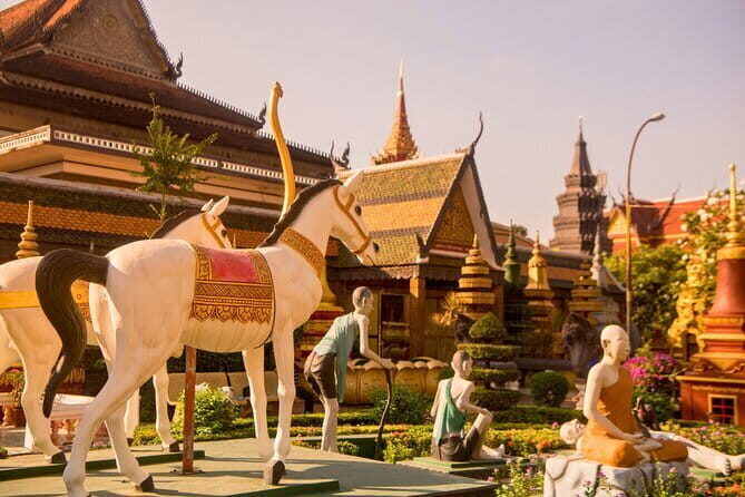 Siem Reap City Walking Tour with Expert Guide - What Makes This Tour Stand Out