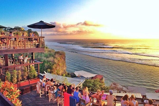 Single Fin Bali Shuttle Services - The Journey to Bali’s Iconic Beach Bar