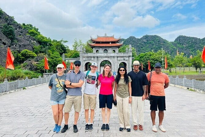 Small Group Day Tour: Quang Phu Cau Incense Village to Ninh Binh - Quang Phu Cau Incense Village