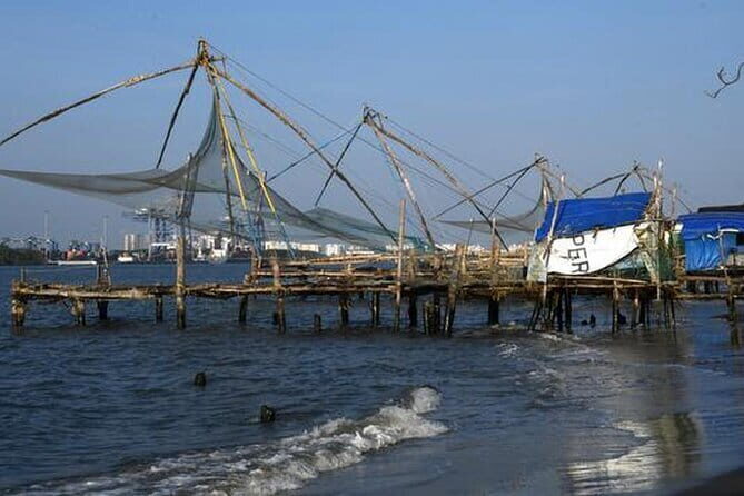 St Francis Church+Chinese Nets+Dutch Palace+Synagogue=Cochin Walk - The Buzz of the Cochin Spice Market
