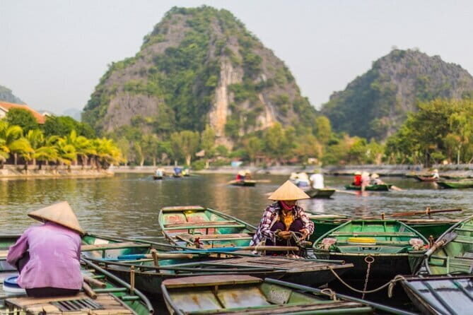 Stunning Ninh Binh Daily Tour Small Group by 9 Limousine - Exploring Tam Coc: A Land of Limestone and Caves