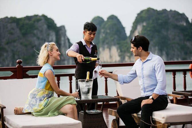 Sunset cocktail and dinner on the Emperor cruise on Nha Trang Bay - FAQs