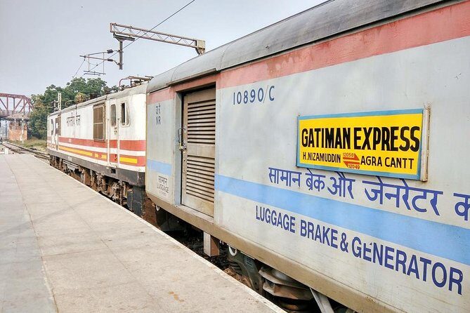 Taj Mahal private tour from Delhi by Gatimaan Express - Visiting Agra Fort