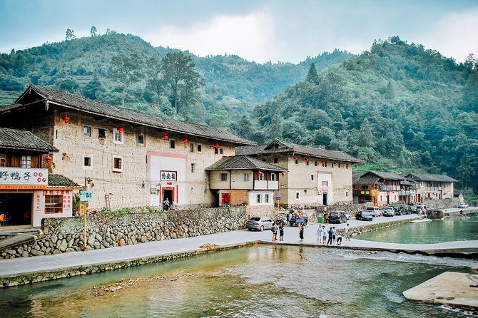 Tour Guide and Car: Private Day Tour to Tianluokeng Tulou from Xiamen - What Reviewers Have Said
