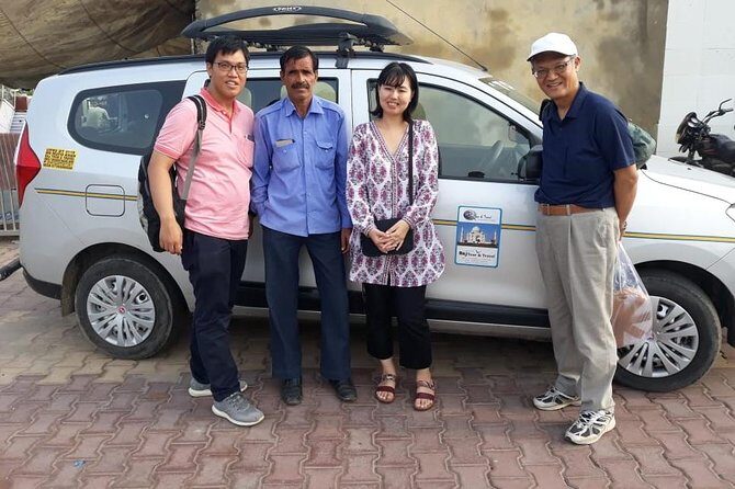 Transfer from Agra to New Delhi by Private Car - Who Should Consider This Service?