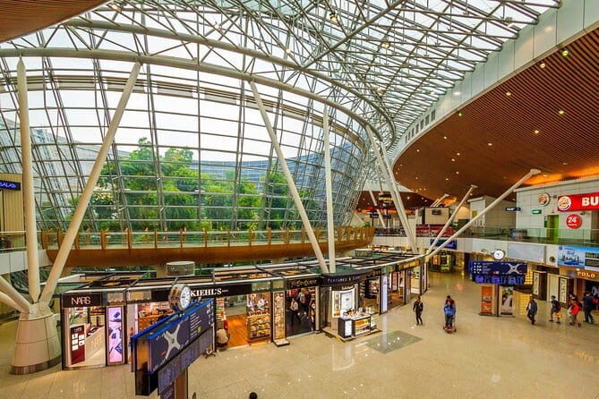 Transfer: Ipoh to KLIA Departure Transfer - Vehicle Options and Capacity