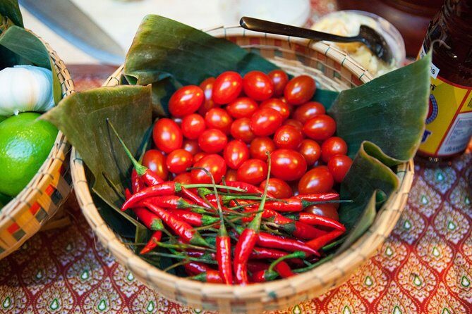 Traveling Spoon Pad Thai and Papaya Salad Private Online Cooking Class - Who Should Book This Experience?