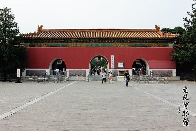 Two UNESCO Sites in Beijing: Great Wall & Ming Tombs +Sacred Road - Tasting Authentic Local Cuisine