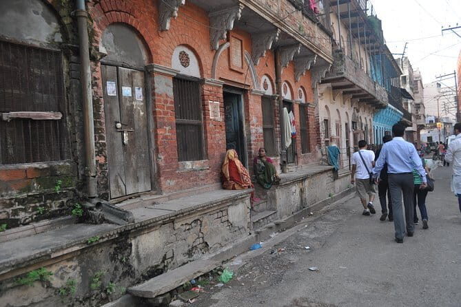 Varanasi- Explore classic Indian music. walking tour to the bygone Musical era - Logistics and Practicalities