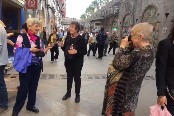 Xi'an Hidden delicious Food night tour with English speaking guide 3hours - The Sum Up