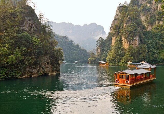 Zhangjiajie hotel to Wulingyuan hotel - What to Expect at the Meeting Point and During the Ride