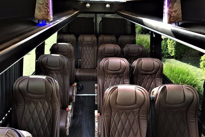 1-15 persons Taxi or Bus Transfer Airport Amsterdam to Amsterdam - Who Is This Best For?