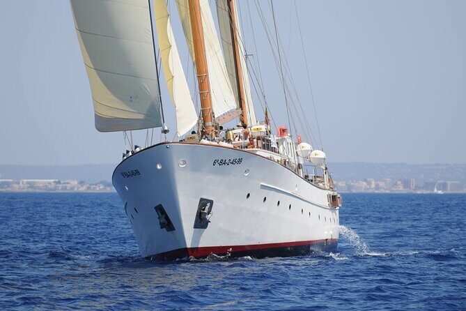 1,5 Hour sunset Tour on a Historical Boat with music DJ &, drinks - Practical Details for Your Booking