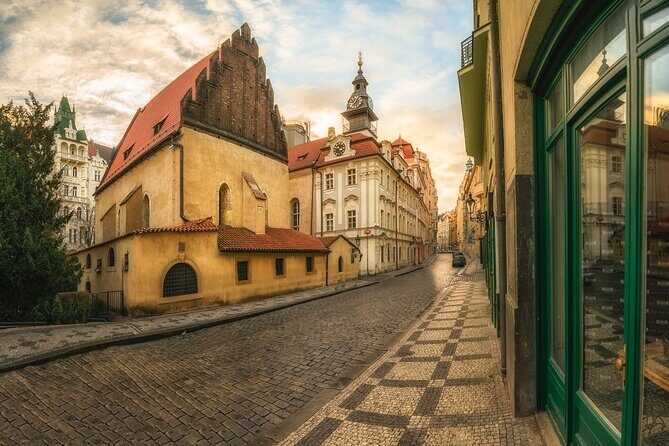 2-Hour Old Town and Jewish Quarter Tour in Prague - The Full Experience: What You’ll See and Feel