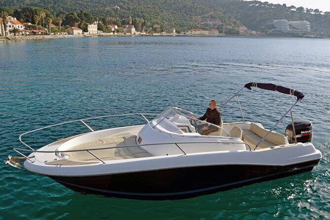 3-Hour Private Sailing and Snorkeling Adventure from Fira - An In-Depth Look at the 3-Hour Private Sailing and Snorkeling Experience