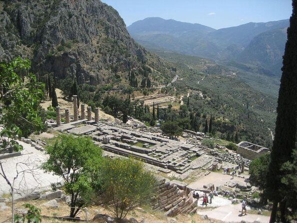 4 Days Private Tour: Corinth - Mycenae - Nafplio - Olympia- Delphi & Meteora - Who Should Consider This Tour?