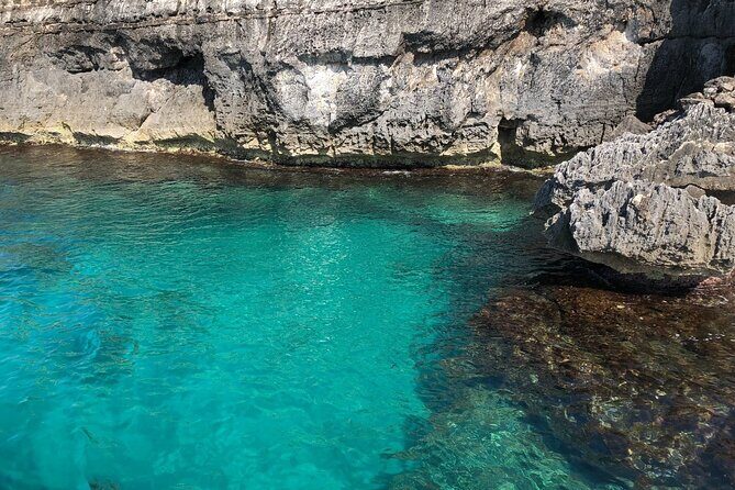 4 hour tour visiting all the caves, swimming stops and aperitif - Who Should Consider This Tour?