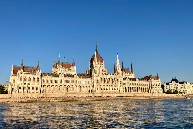 8-hour private Budapest city tour by car / minivan - What Makes This Tour Stand Out?
