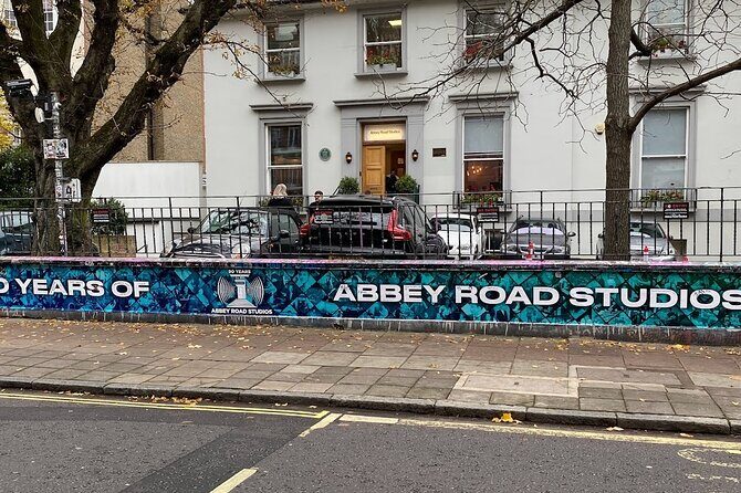 A Beatles London taxi tour and sightseeing experience - The Personal Touch and Guide Expertise