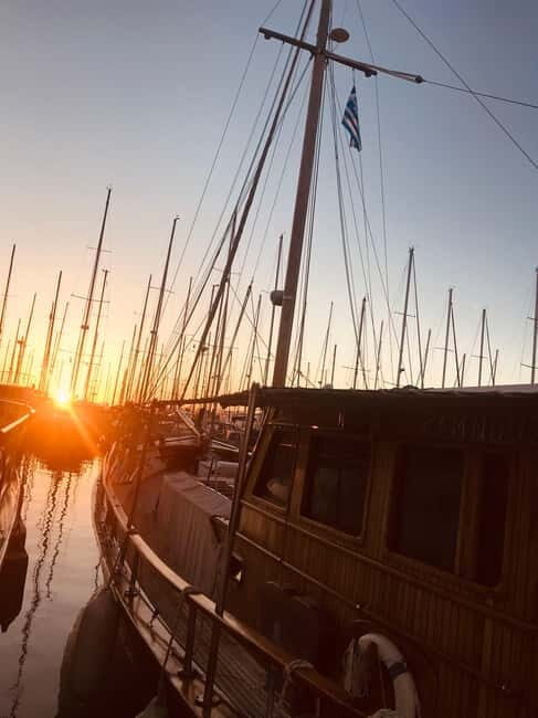 Agios Nikolaos: Wine Tasting&Food-Evening on Yacht in Marina - Who Will Love This Experience?
