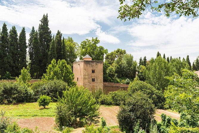 Alhambra, Generalife Gardens & optional Nasrid Palaces - What’s Included and What’s Not