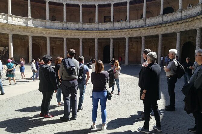 Alhambra & Generalife Skip the line Small Group including Nasrid Palaces - What Makes This Tour Stand Out?
