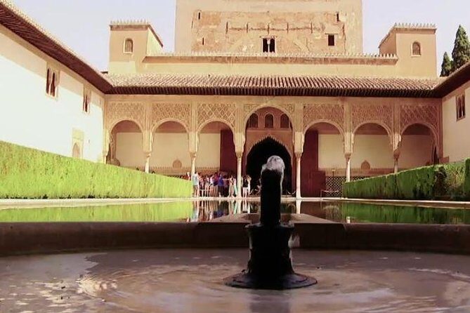 Alhambra Private/Small Group Tour & Nasrid Palaces Skip the Line - Practical Details That Matter