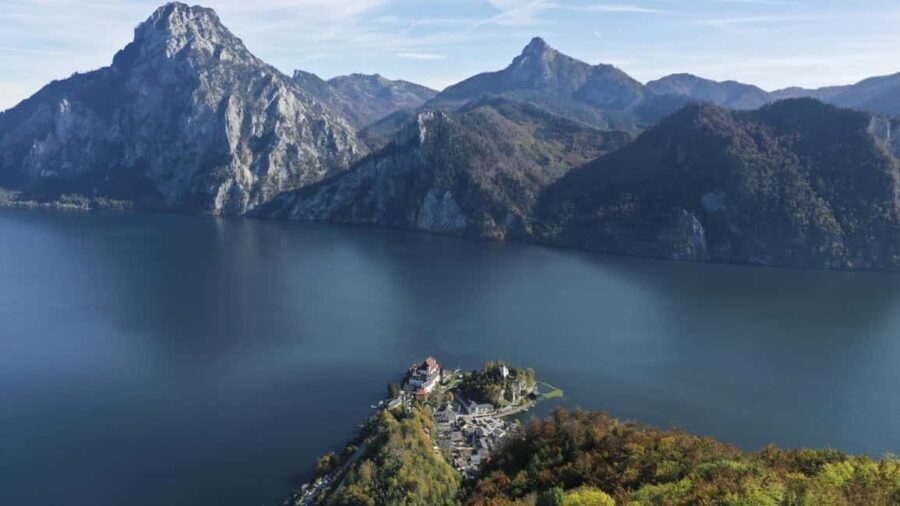 Alpine Beauty & Fairytale Towns: Hallstatt & Salzburg Tour - Transportation and Group Size
