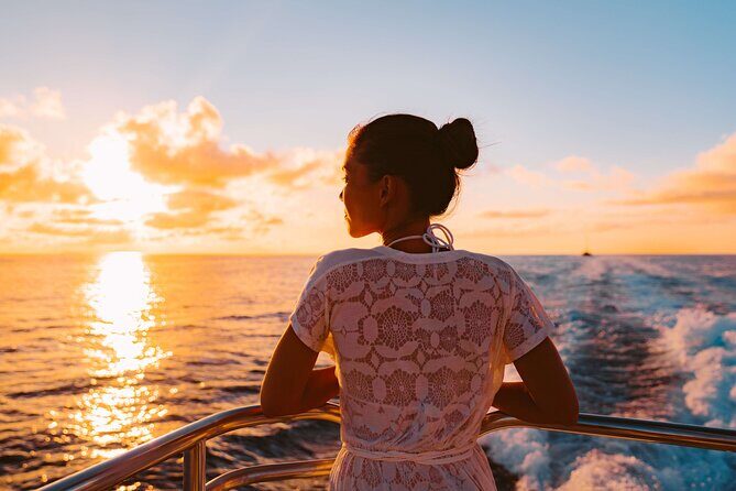 Amalfi Coast: Sunset Boat Tour with Fruit & Drinks | Small Group - What Makes This Tour Stand Out?