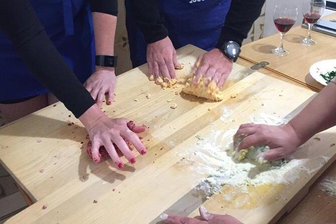 Arezzo: Colorful Tagliatelle & Ravioli Home Cooking class - Why This Experience Works