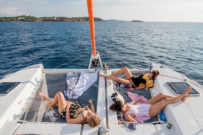 Athens Private Full day Catamaran cruise with meal & drinks - Why This Cruise Works Well