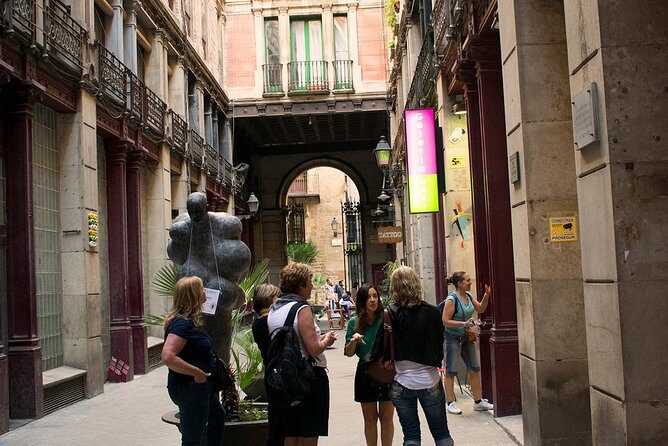 Barcelona Gothic Quarter's Deepest Secrets & Sangria - The Experience of the Guide