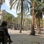 Barcelona Old Town walking tour with official guide - Authentic Traveler Insights