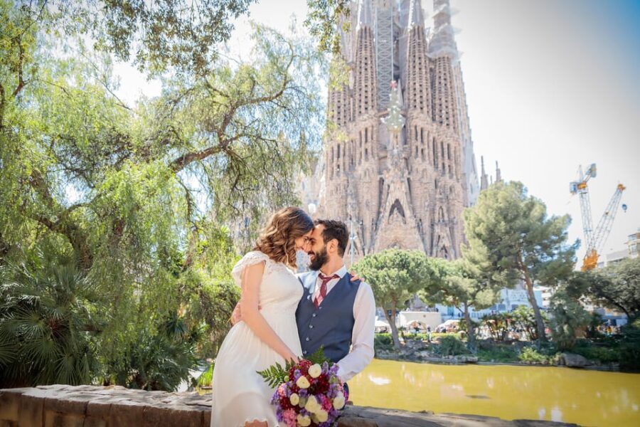 Barcelona: Private Photoshoot at Sagrada Familia - Practical Details and What They Mean for Travelers