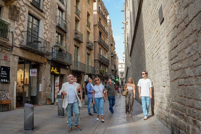 Barcelona Tapas and Wine Experience Small-Group Walking Tour - Guides and Group Size