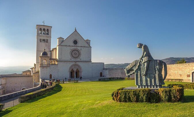 Basilica of Saint Francis Tour with official guide - In-Depth Look at the Art and Architecture