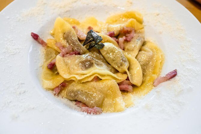 Bergamo: Full meal Food Tour with Local Delights by Do Eat Better - Guide Expertise and Authenticity