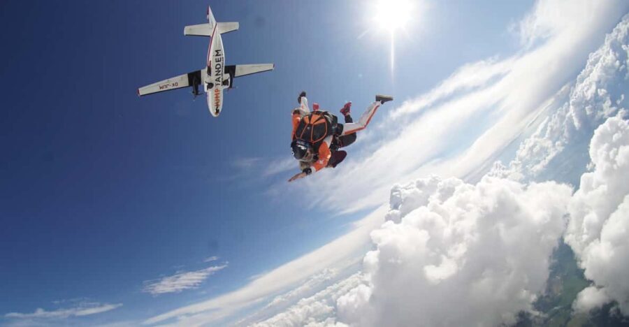 Best skydiving close to Brno and Olomouc - Price & Value