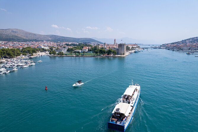 Blue Lagoon, Shipwreck, and Trogir with Lunch and Drink - The Food and Drinks: A Hearty Meal on Deck