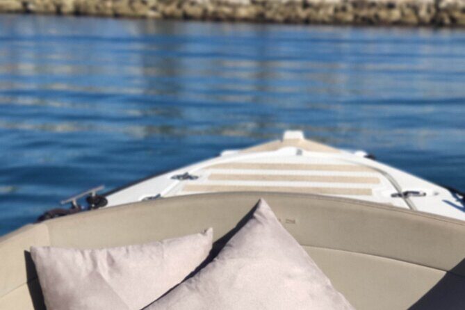 Boat Rental Without License in Benalmádena - The Boat and Its Features: What to Expect