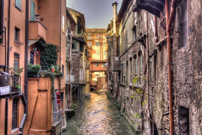 Bologna City Highlights Private Guided Tour at Night - Practical Details & What to Expect