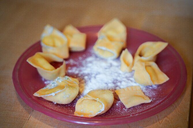 Bologna: Tagliatelle & Ragù Home Cooking Class with wine - Detailed Review of the Bologna Cooking Class Experience