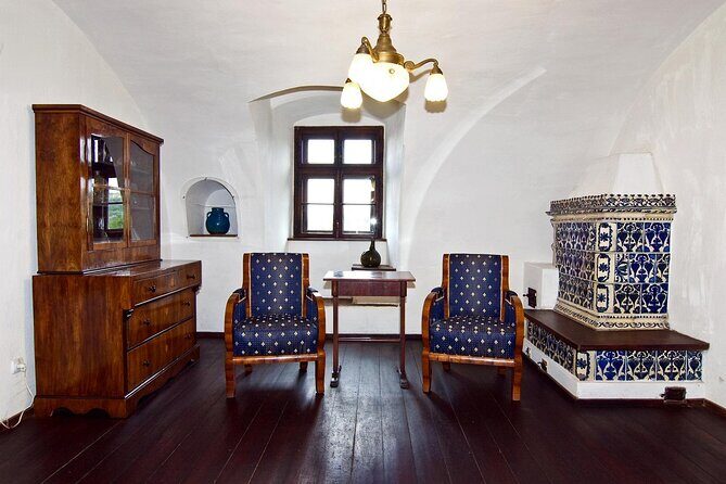 Bran Castle After-Hours Private Tour for 2 with Wine Tasting - Practical Considerations
