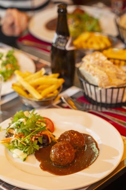 Brussels: Guided Food Tour with Full Meal and Drinks - What Makes This Tour Stand Out