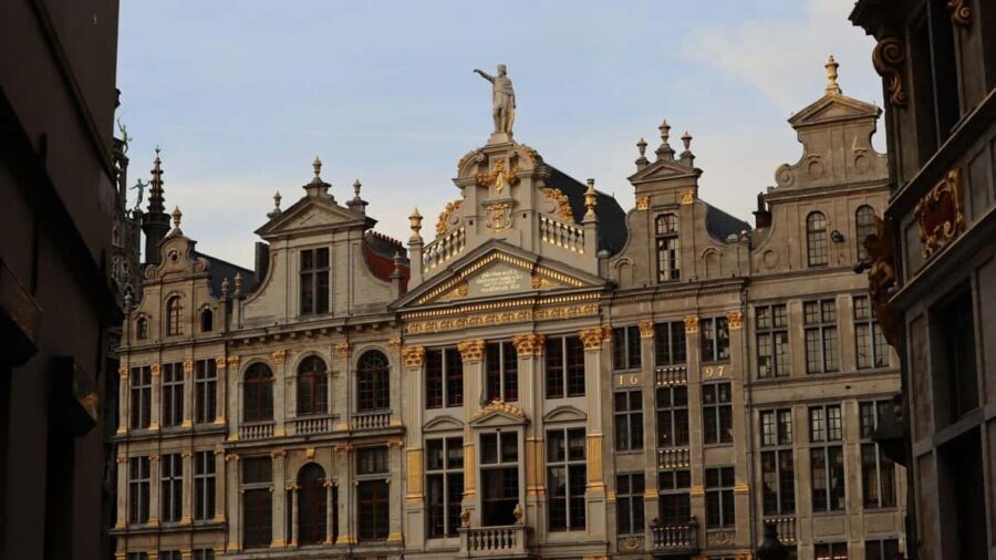 Brussels: Where Comics, Culture & Quirk Collide Walking Tour - Quirky Charm: Manneken Pis & Belgium’s Playful Humor