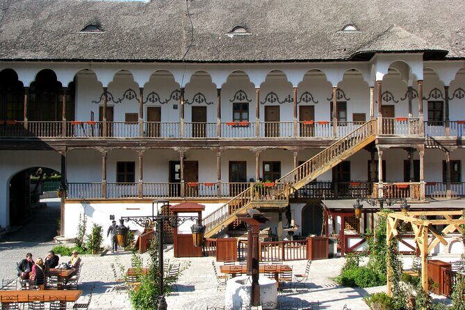 Bucharest Highlights Walking Tour - What to Expect and Practical Tips
