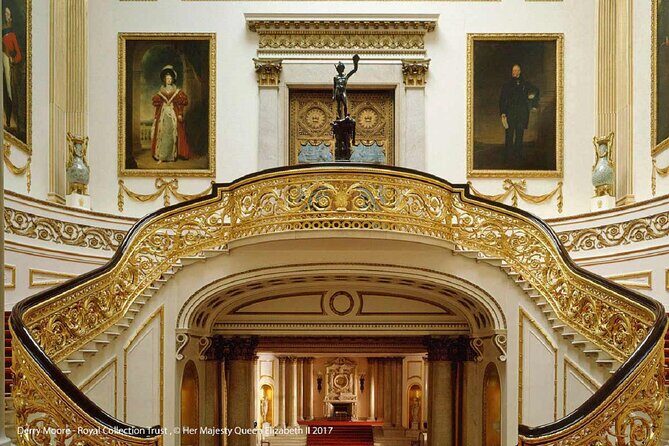 Buckingham Palace Entrance Ticket & British Royalty Guided Tour - Who Should Book This Tour?