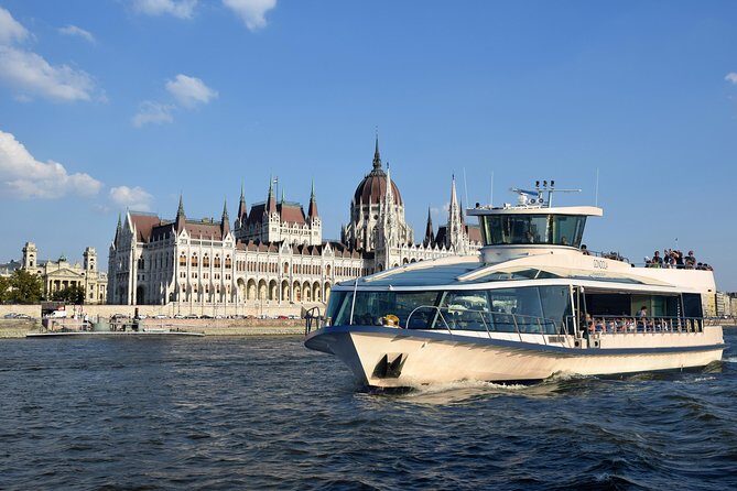 Budapest Danube Sightseeing Cruise with Drink and Audio Guide - Who Should Consider This Tour?