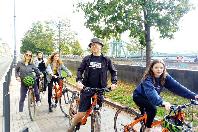 Budapest Historic Downtown Bicycle Tour in small groups - The Highlights and Stops — What to Expect